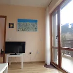 Yastrebetz View * Borovec